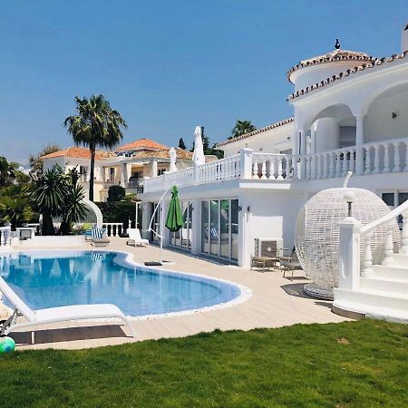 R02 Luxury Apartment In Villa With Pool And Garden 马尔韦利亚 外观 照片