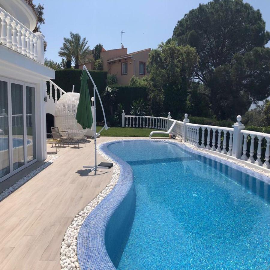 R02 Luxury Apartment In Villa With Pool And Garden 马尔韦利亚 外观 照片
