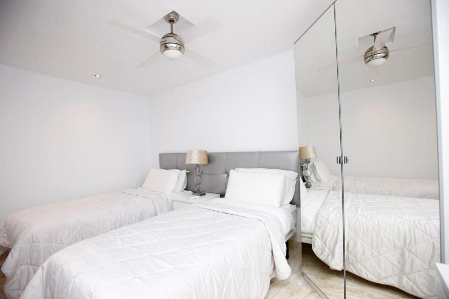 R02 Luxury Apartment In Villa With Pool And Garden 马尔韦利亚 外观 照片