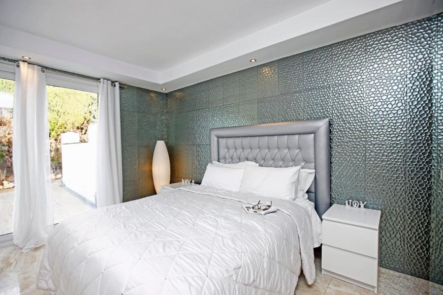 R02 Luxury Apartment In Villa With Pool And Garden 马尔韦利亚 外观 照片