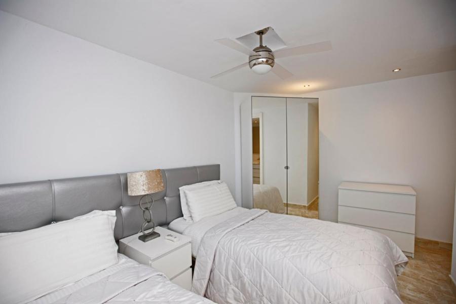R02 Luxury Apartment In Villa With Pool And Garden 马尔韦利亚 外观 照片