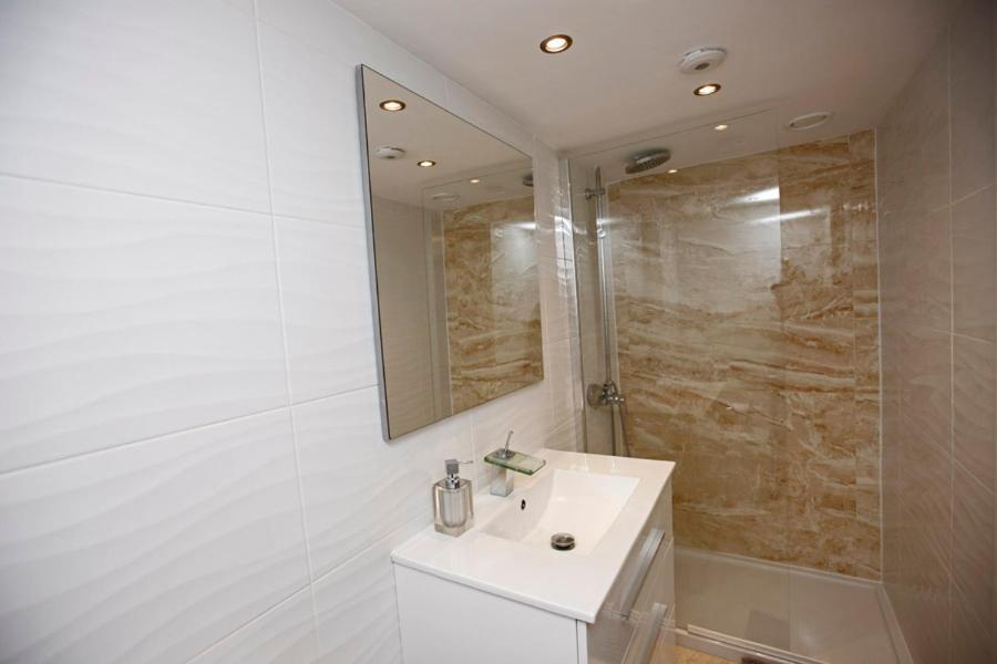 R02 Luxury Apartment In Villa With Pool And Garden 马尔韦利亚 外观 照片